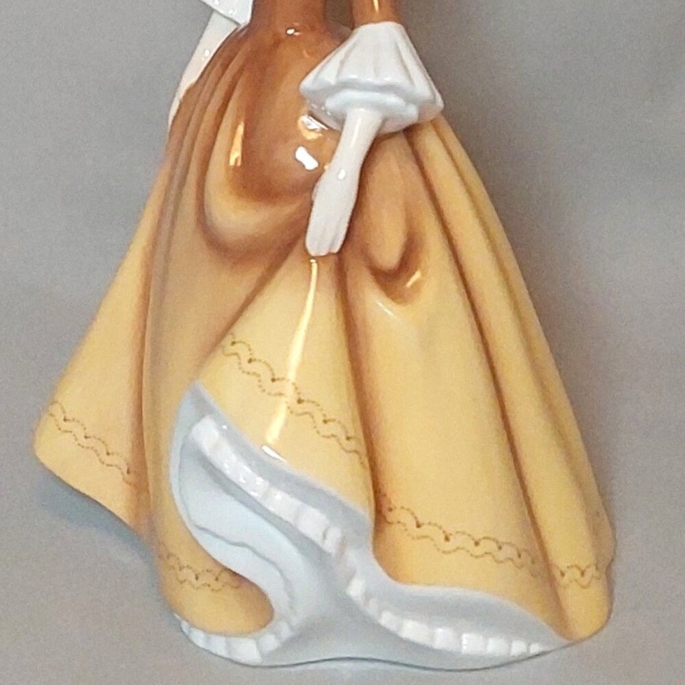 Royal Doulton "Stephanie" Vintage Home/Office Collectible Decor Statue Figurine - Picture 14 of 16